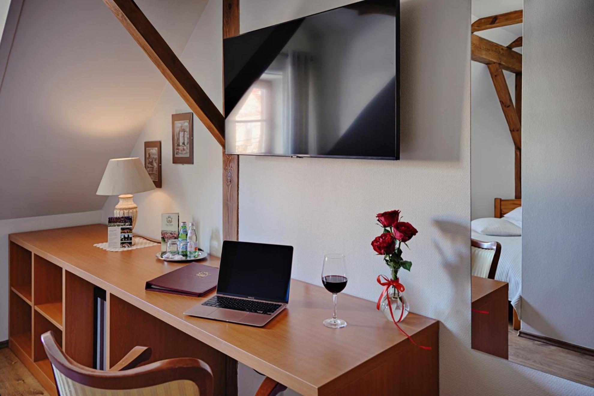 Zabi Dwor - Hotel - Restauracja - Spa Zielona Gora  Ngoại thất bức ảnh