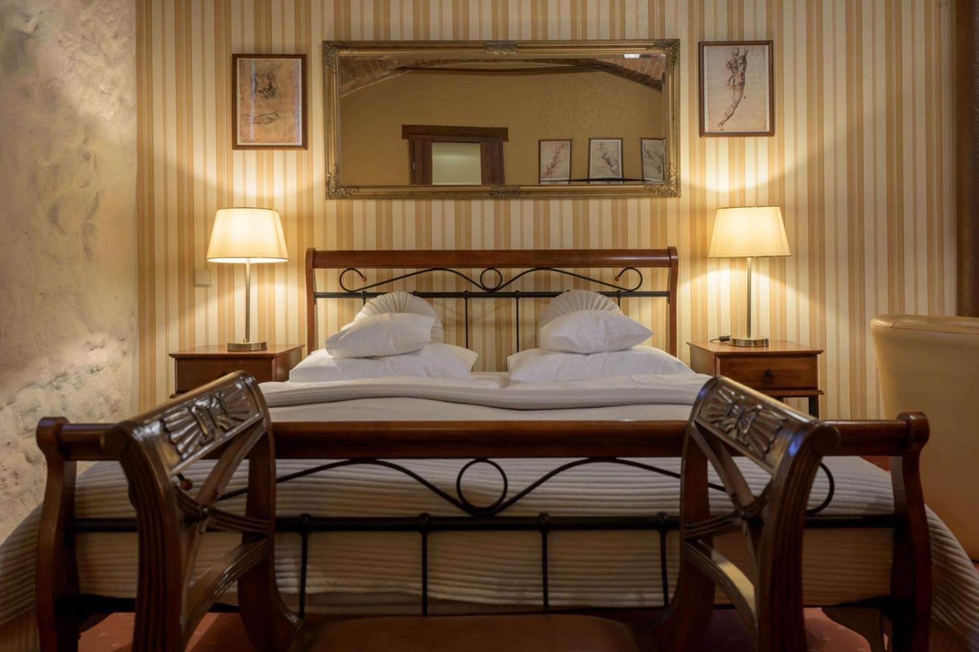 Zabi Dwor - Hotel - Restauracja - Spa Zielona Gora  Ngoại thất bức ảnh