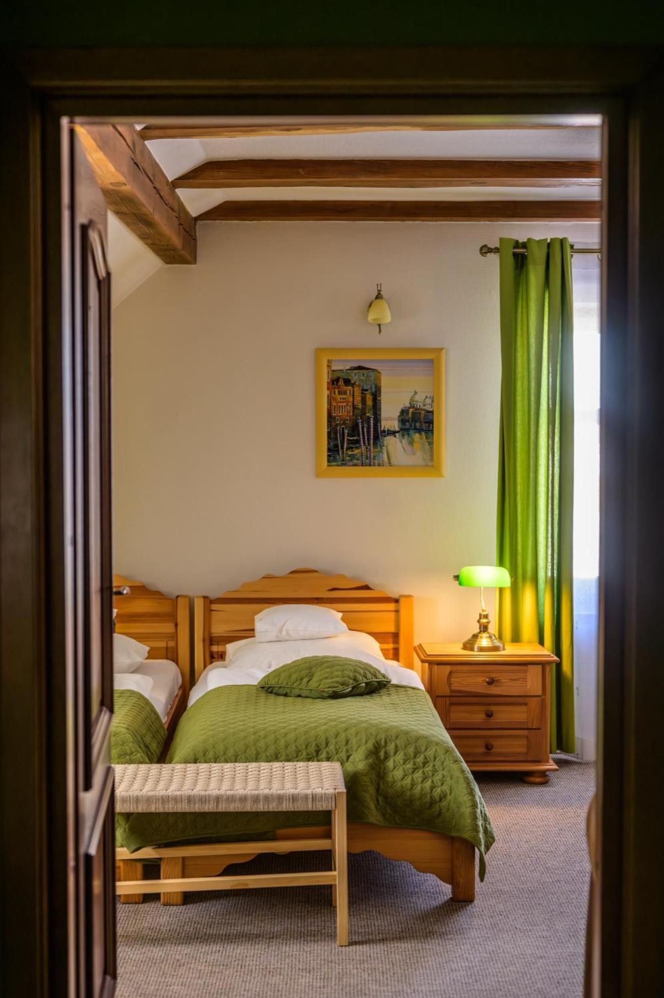 Zabi Dwor - Hotel - Restauracja - Spa Zielona Gora  Ngoại thất bức ảnh