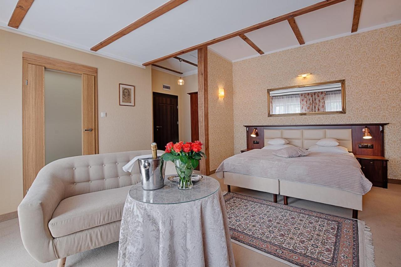 Zabi Dwor - Hotel - Restauracja - Spa Zielona Gora  Ngoại thất bức ảnh